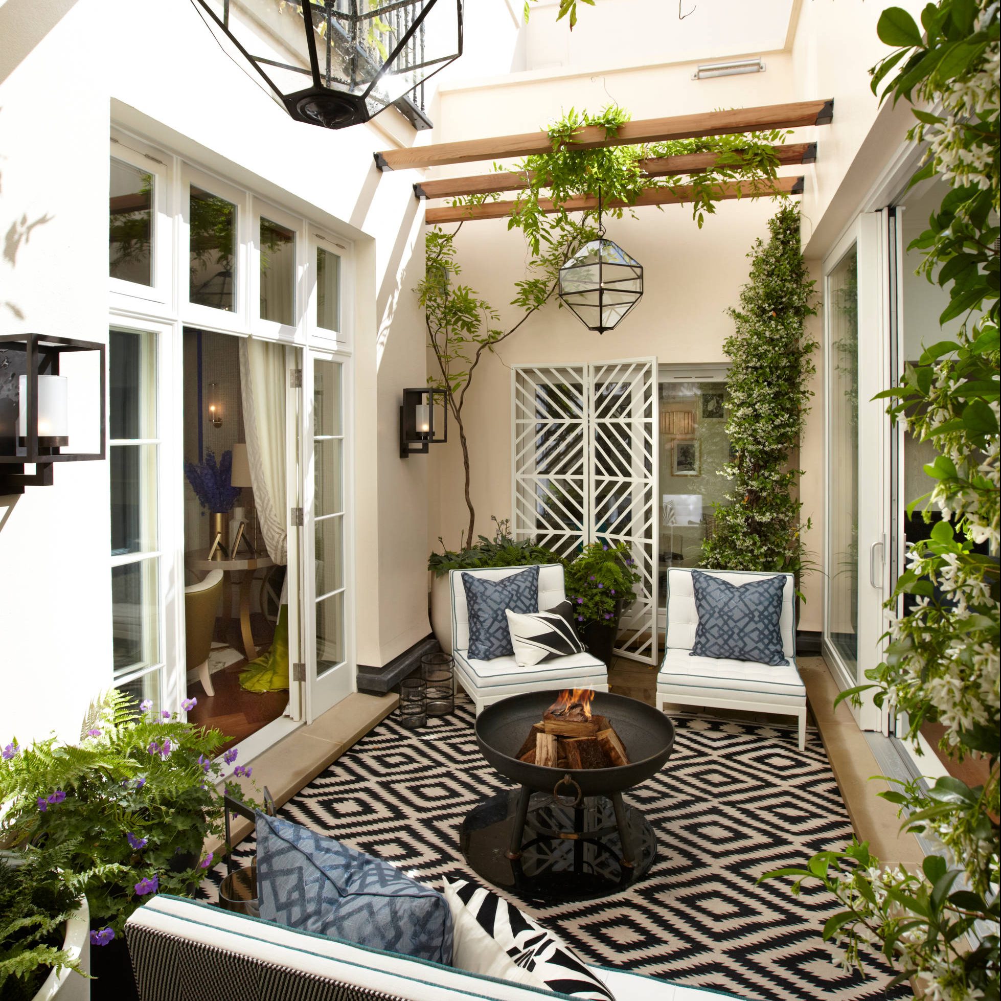 How to Create a Perfect Home Courtyard for Your Place of Residence!