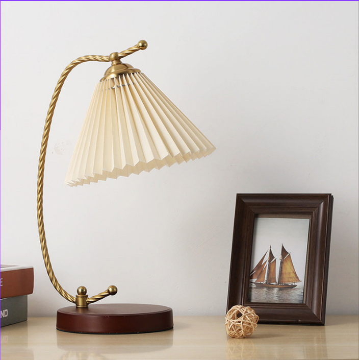 Add Charm to Your Home with an American Country Vintage Table Lamp